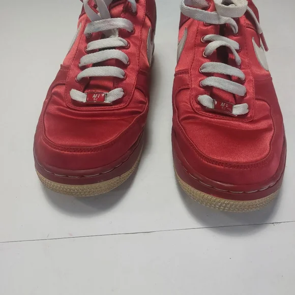 NIKE AF1 Air Force 1 Vintage Women's Sneakers Size Valentines Red Satin